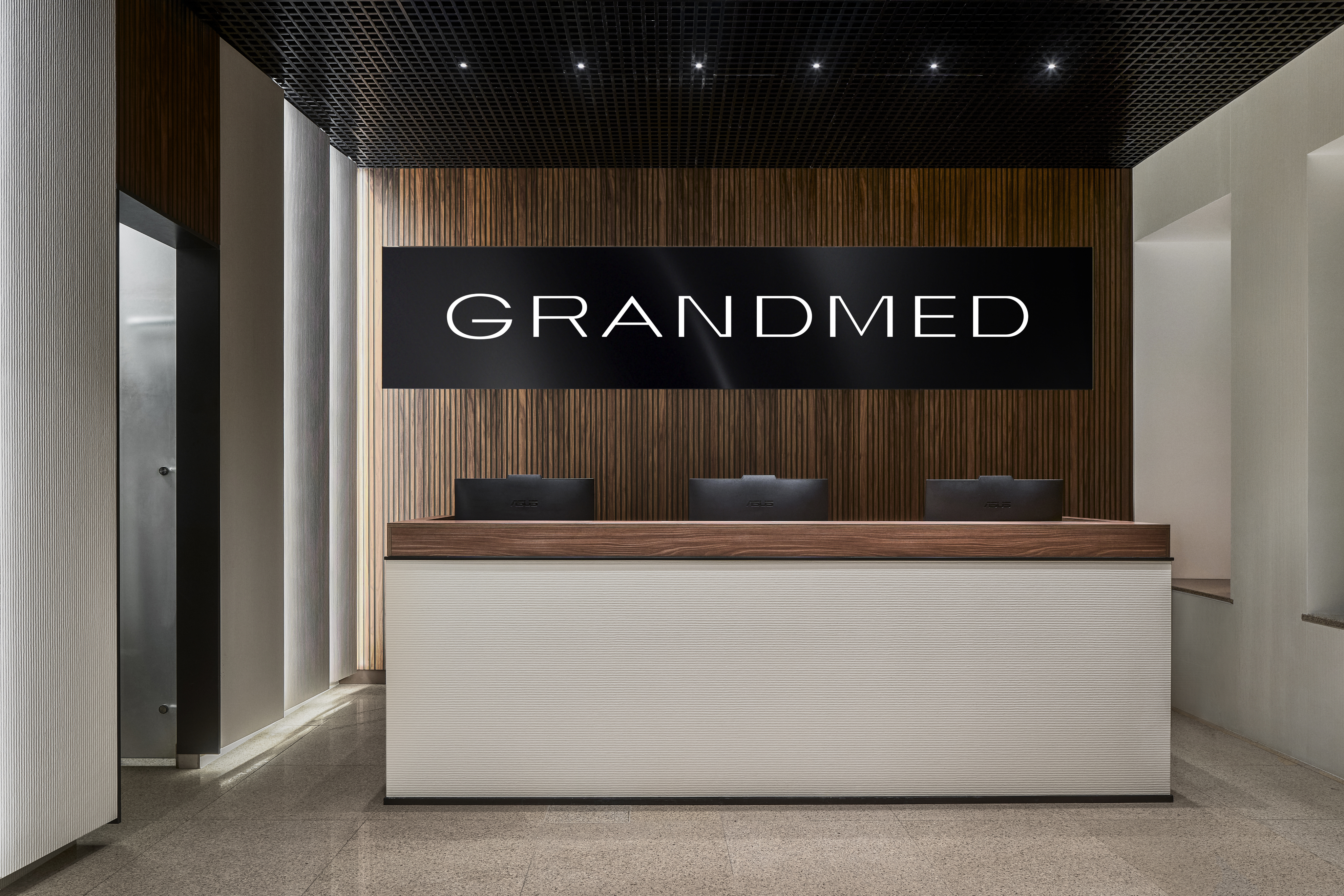 Grandmed — это клиника высшей категории, расположенная в самом центре Санкт-Петербурга. Вот уже более 20 лет мы занимаем лидирующие позиции на рынке медицинских услуг.